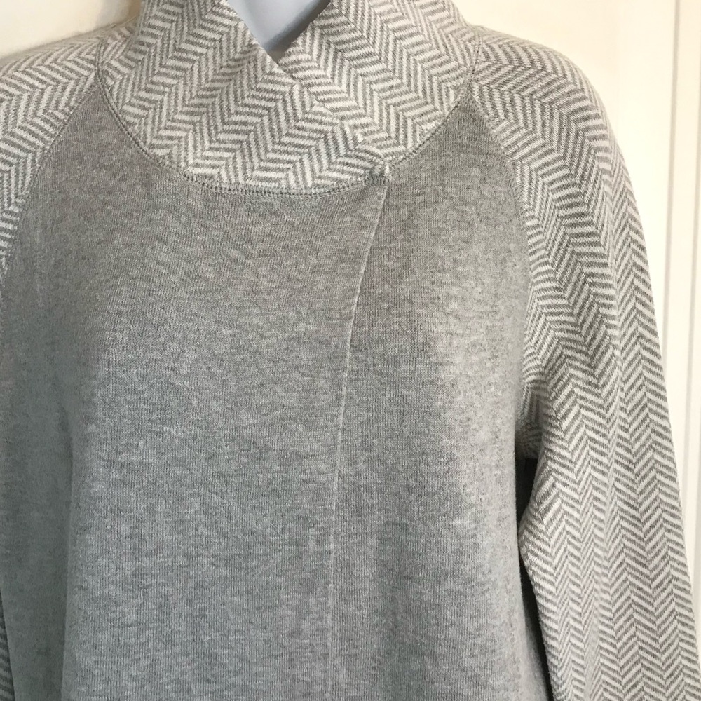 Max Studio Women’s M Heather Gray Chevron Trim Cowl 2-Snap Neck Sweater in EUC - Picture 3 of 16